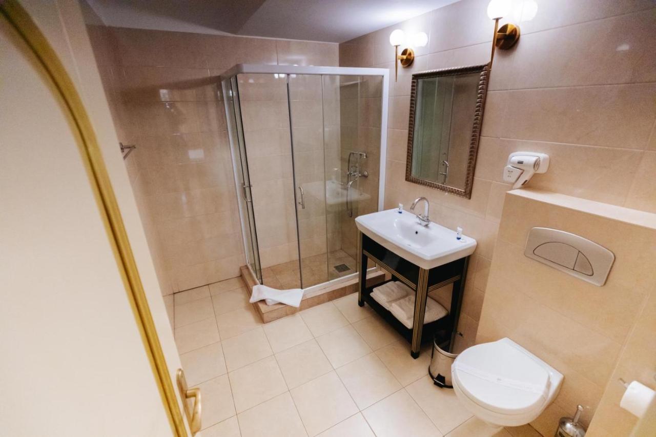 Hotel Goya Collection ทาร์กู จิอู ภายนอก รูปภาพ
