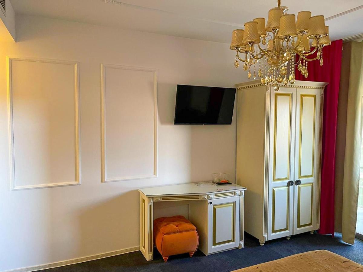 Hotel Goya Collection ทาร์กู จิอู ภายนอก รูปภาพ