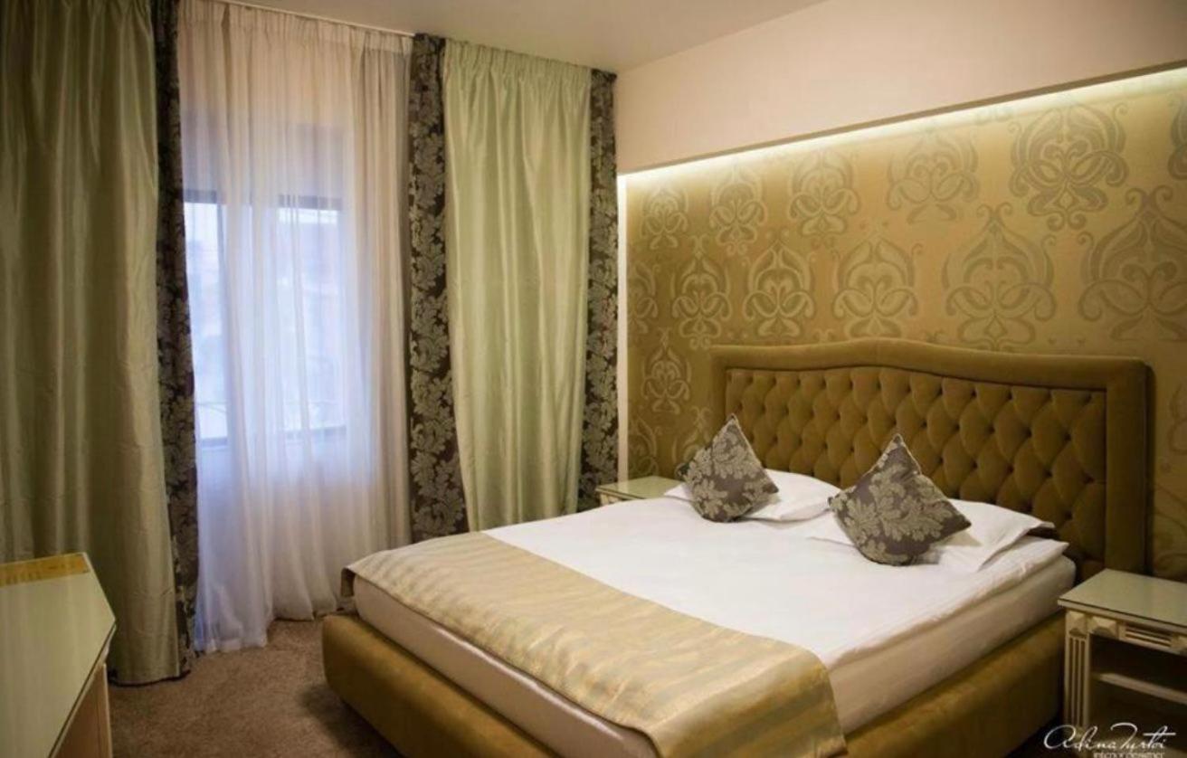 Hotel Goya Collection ทาร์กู จิอู ภายนอก รูปภาพ