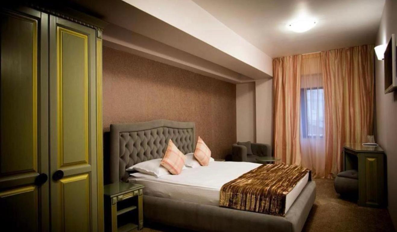 Hotel Goya Collection ทาร์กู จิอู ภายนอก รูปภาพ