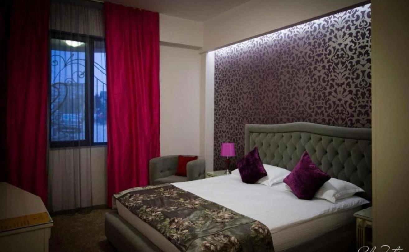 Hotel Goya Collection ทาร์กู จิอู ภายนอก รูปภาพ