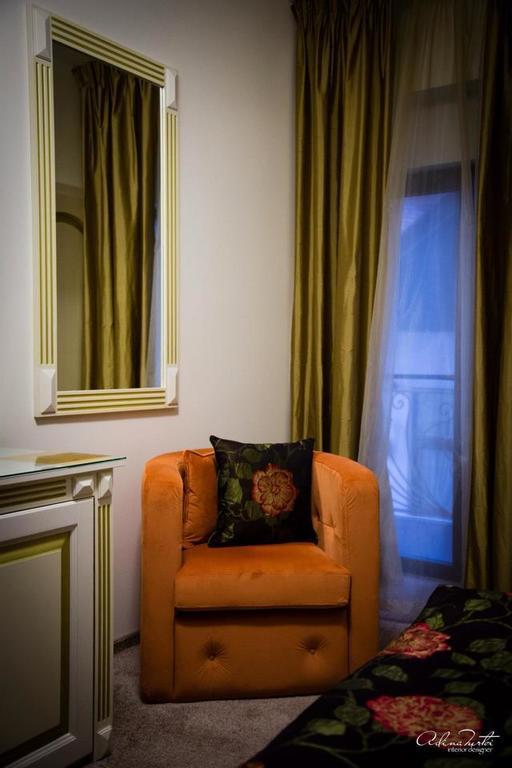 Hotel Goya Collection ทาร์กู จิอู ภายนอก รูปภาพ