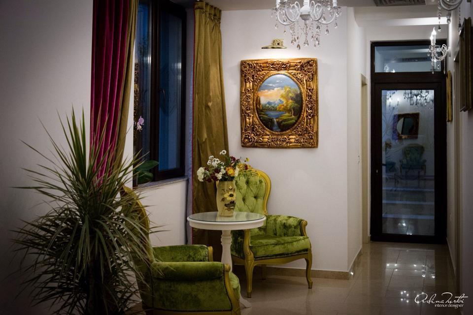 Hotel Goya Collection ทาร์กู จิอู ภายนอก รูปภาพ