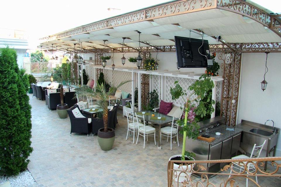 Hotel Goya Collection ทาร์กู จิอู ภายนอก รูปภาพ