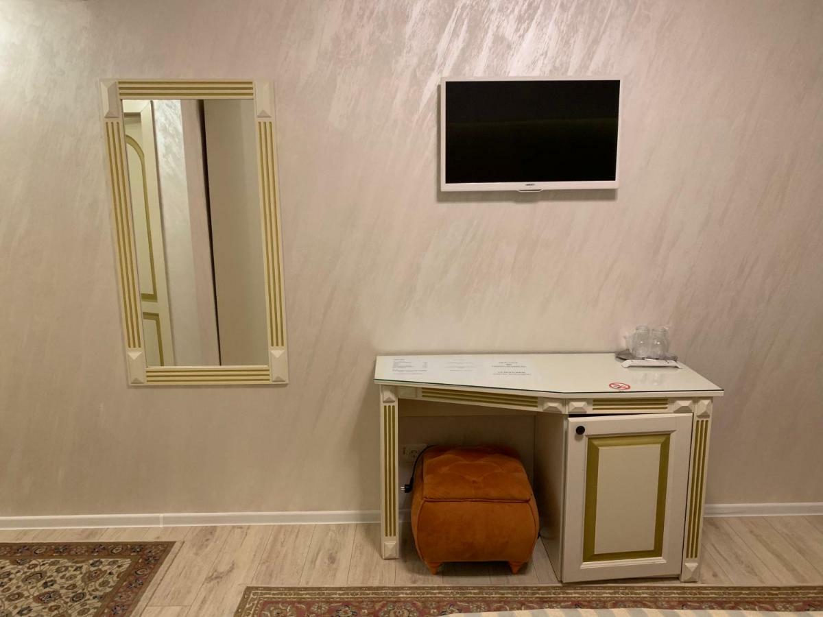 Hotel Goya Collection ทาร์กู จิอู ภายนอก รูปภาพ